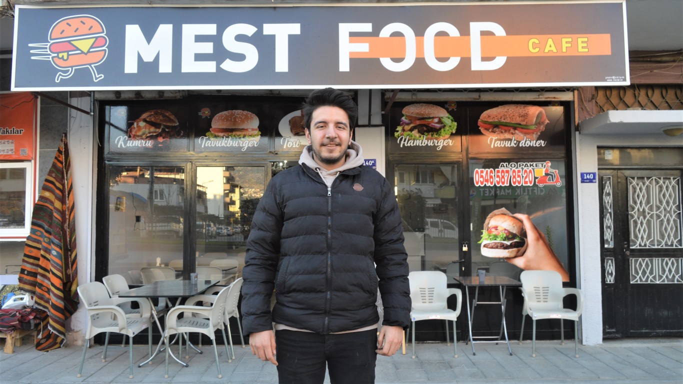 ÇİNE'DE MEST FOOD CAFE HİZMET VERMEYE BAŞLADI