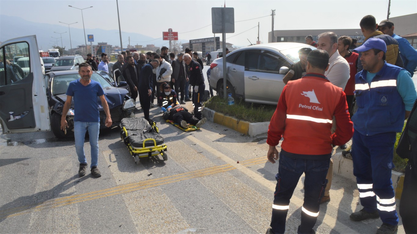 ÇİNE'DE FECİ KAZA! ÇOK SAYIDA YARALI VAR