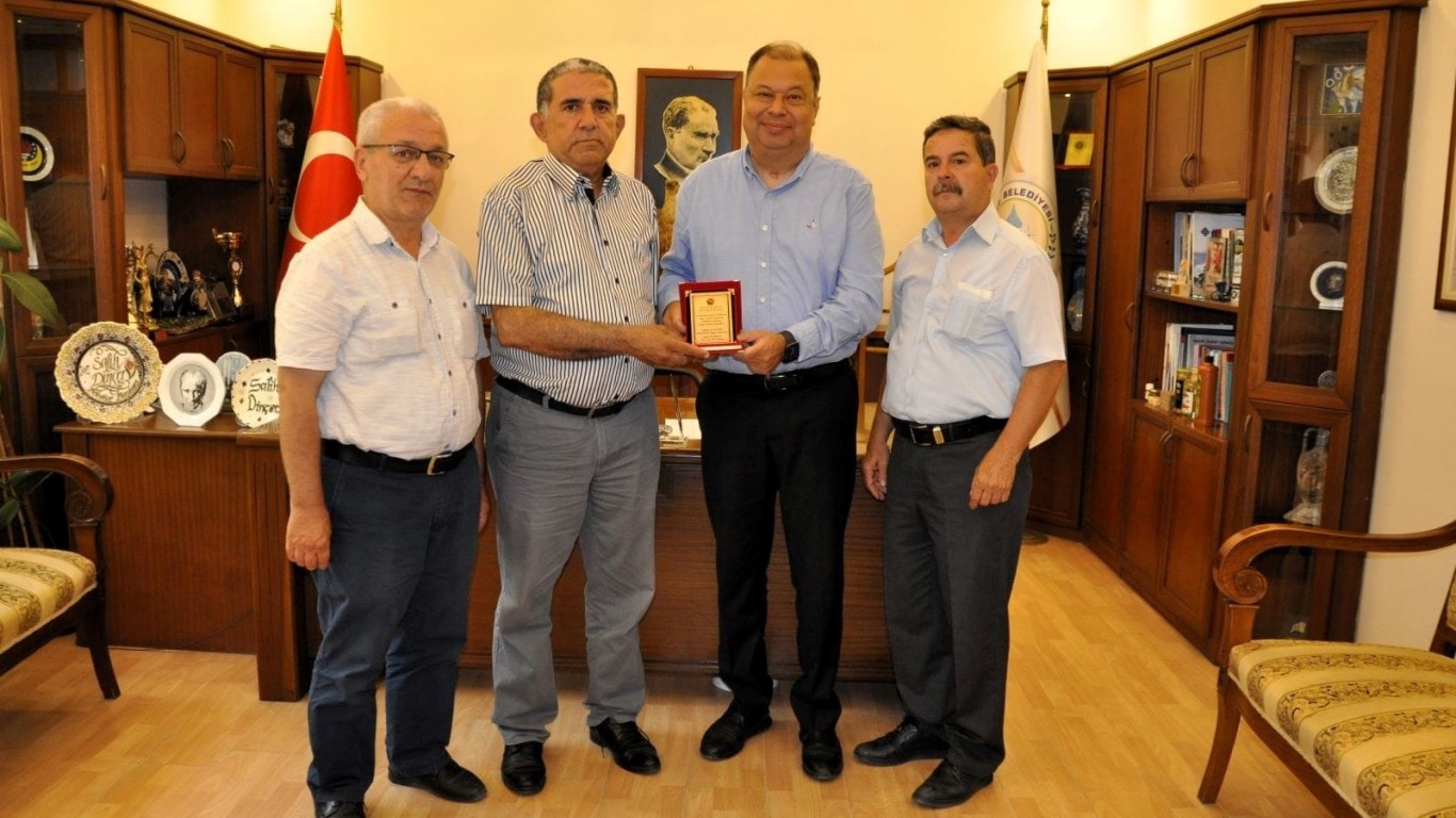 THK ÇİNE'DEN BAŞKAN DİNÇER'E TEŞEKKÜR PLAKETİ