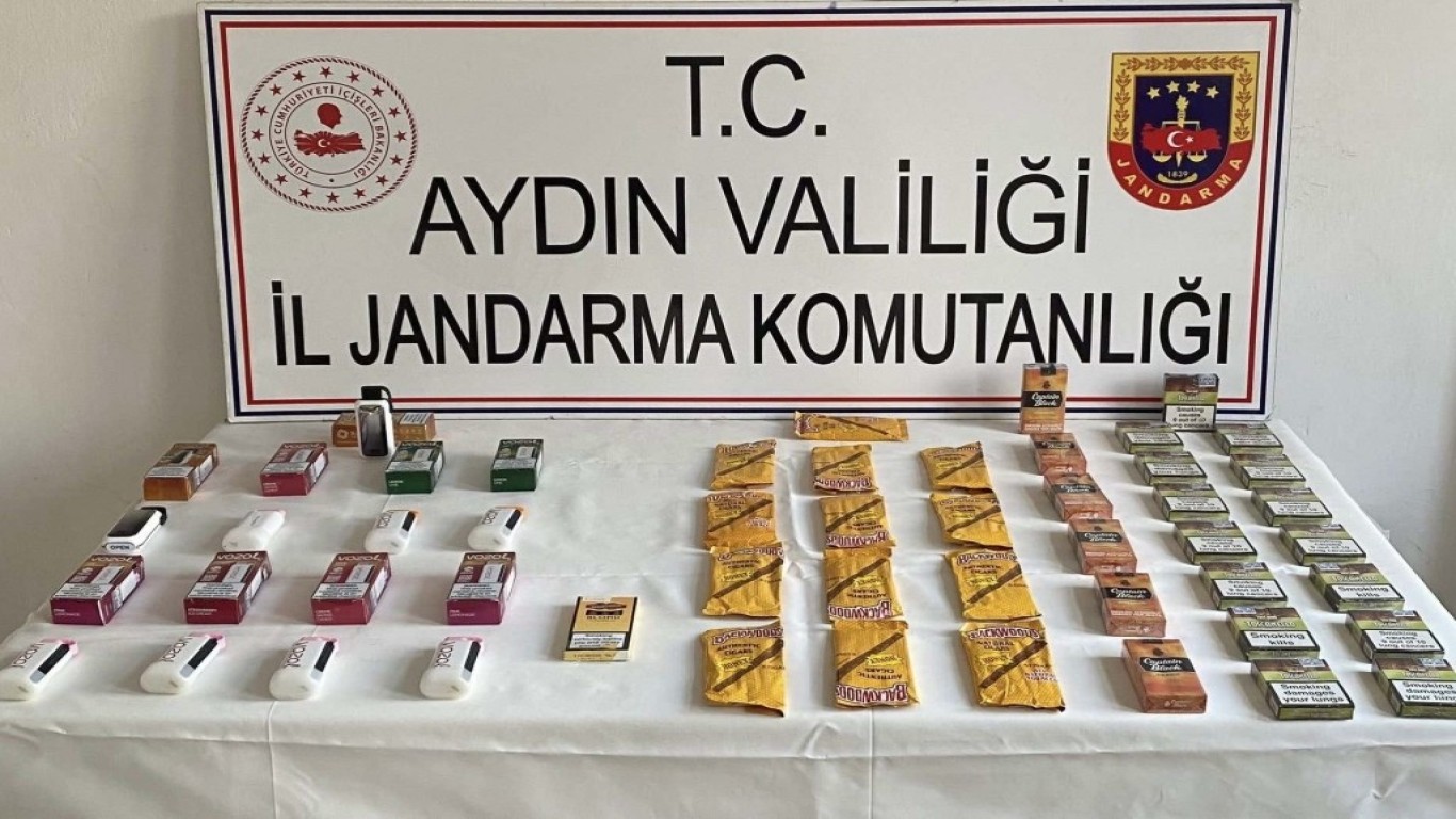 Karpuzlu’da kaçak sigara satışına 3 gözaltı