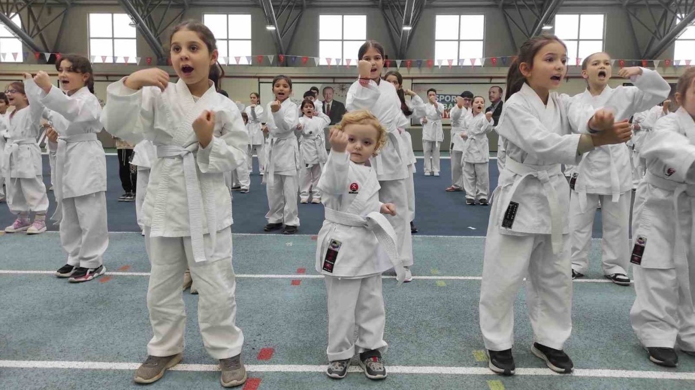 ÇİNE'DE KARATE RÜZGARI ATOM SPOR AKADEMİSİ İLE ESİYOR