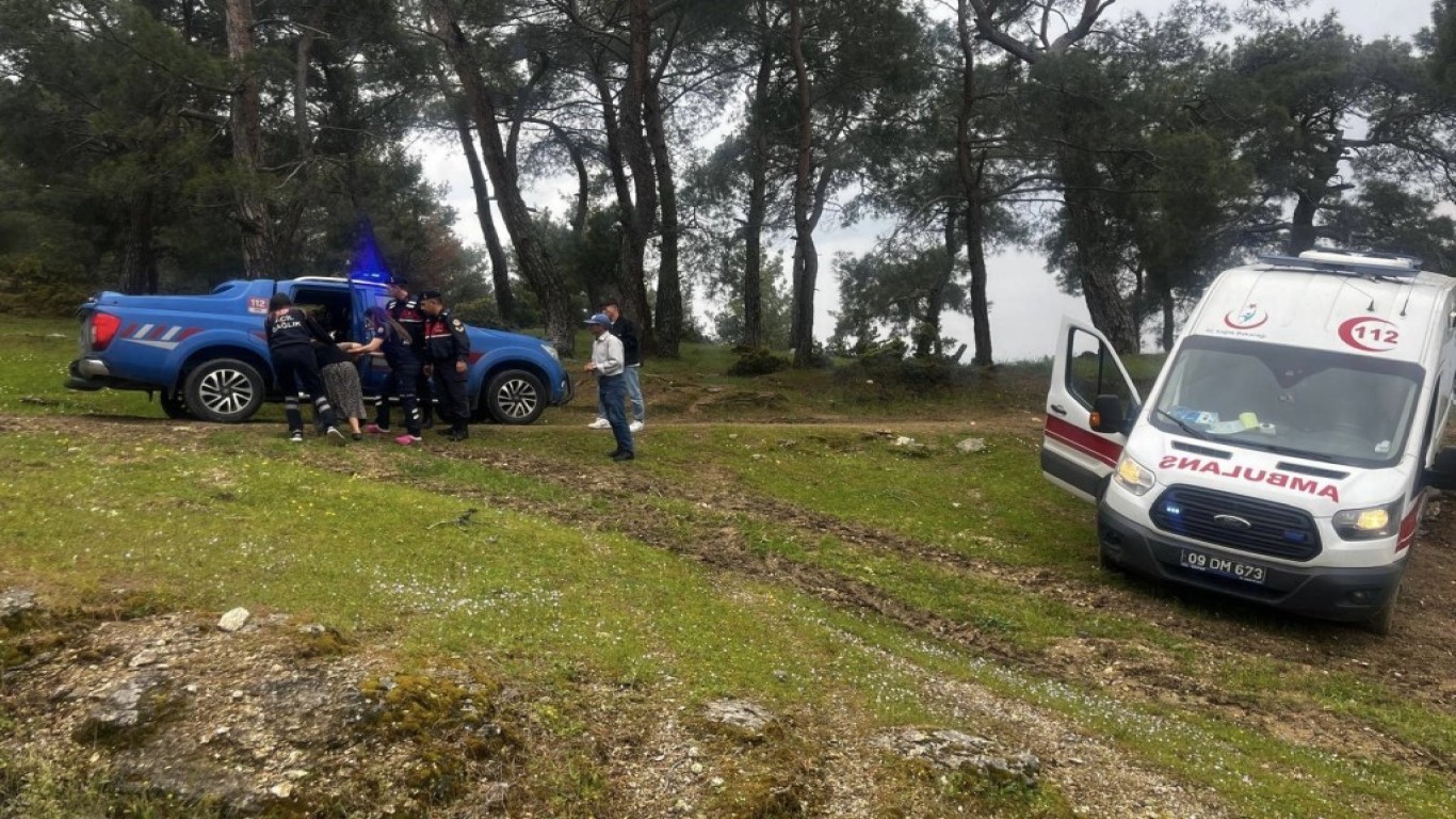 AMBULANS ÇAMURA SAPLANINCA HASTANIN İMDADINA JANDARMA YETİŞTİ