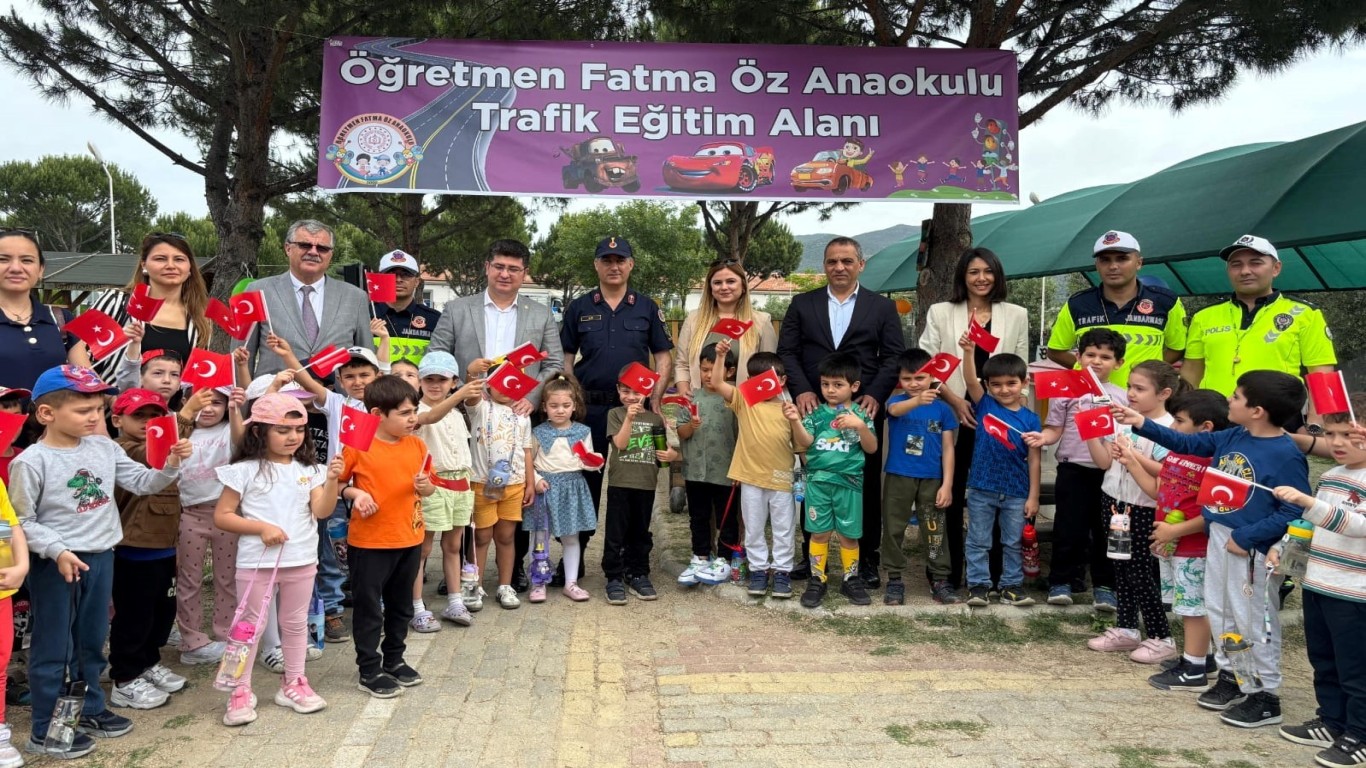 Çine Jandarma ve Emniyet Trafik Haftası’nı çocuklarla kutladı