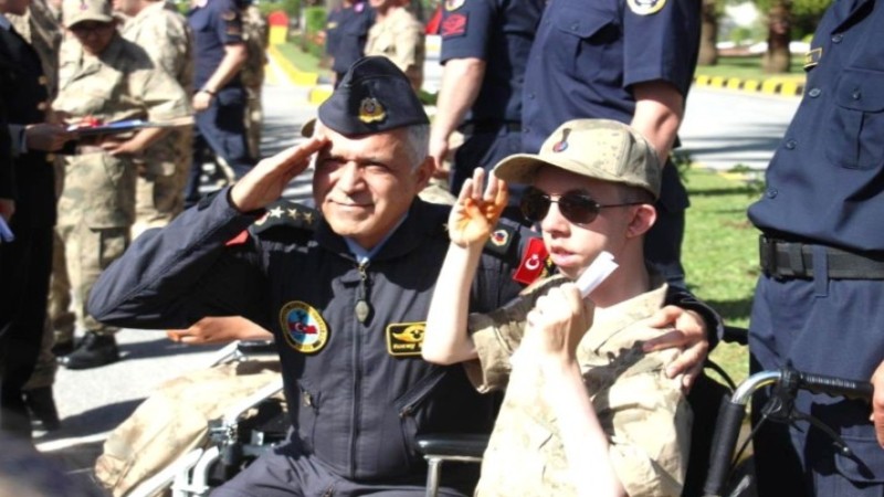 Bir günlüğüne asker oldular!