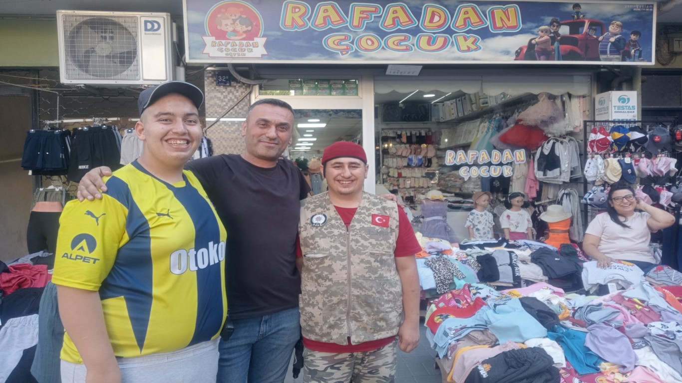ÇİNE’NİN KADIKÖY BOĞASI GÖNÜLLERİ FETHEDİYOR