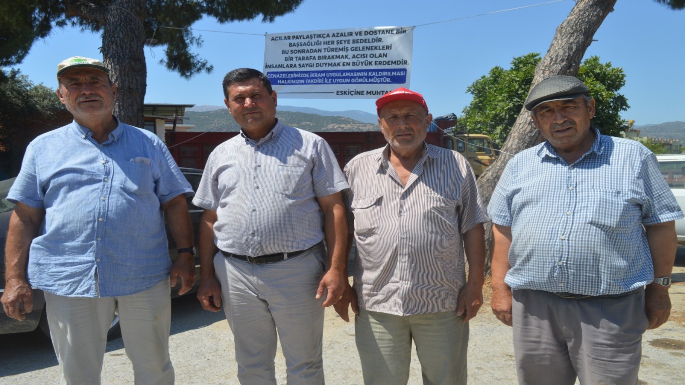 ÇİNE'DE CENAZE YEMEKLERİ KALDIRILDI