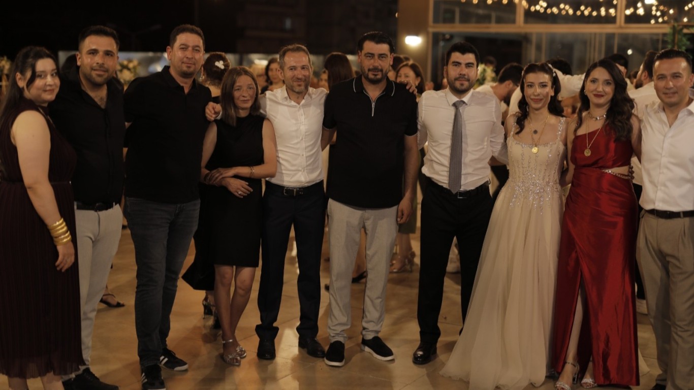 EFEM ET AİLESİNİN MUTLU GÜNÜ