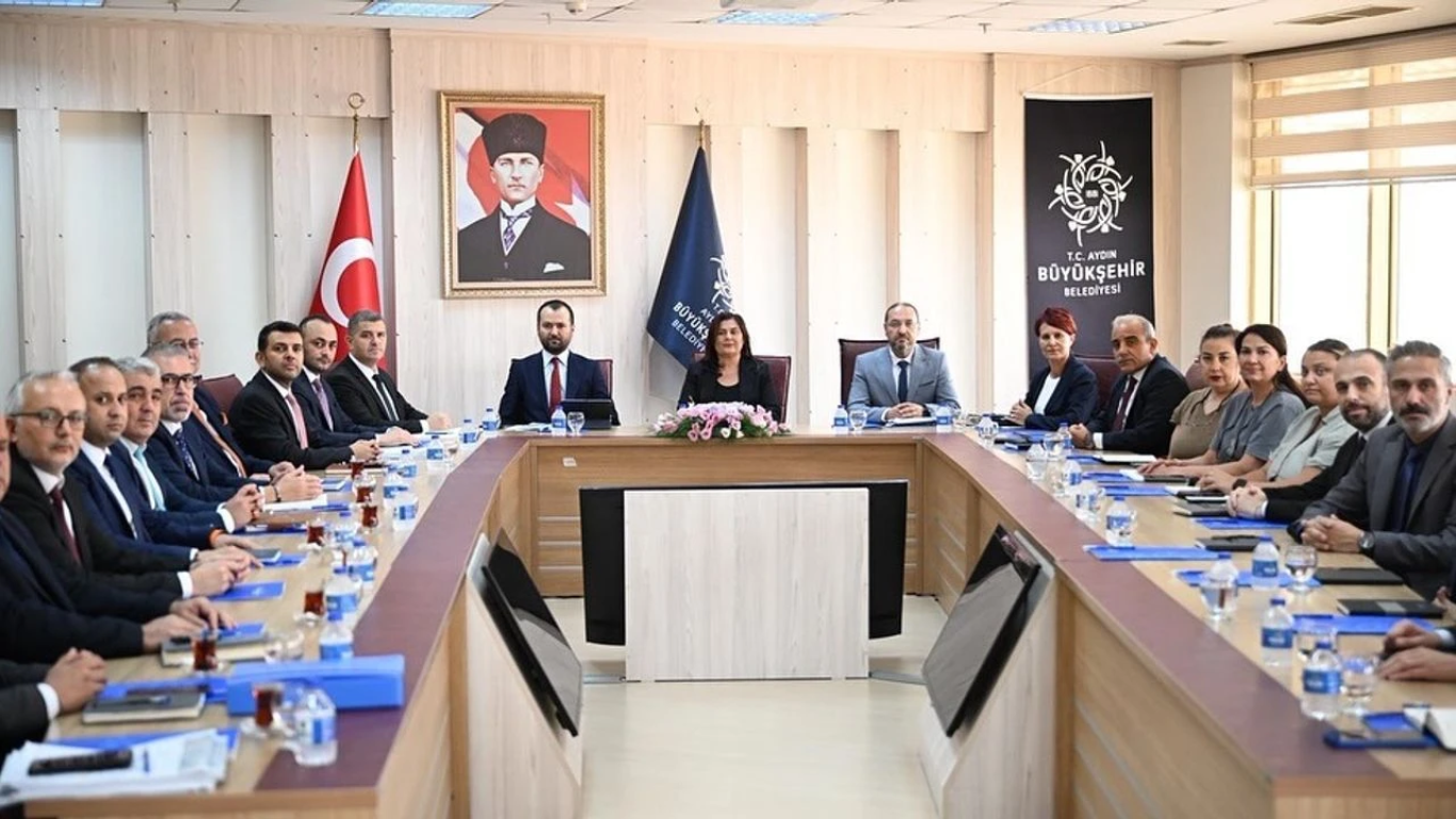 Çerçioğlu’ndan AK Parti’ye geçişinin ardından ilk toplantı