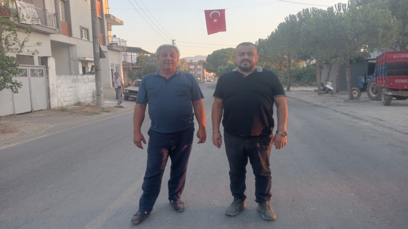 TÜRK BAYRAĞINDAN RAHATSIZ OLANLARA MUHTARDAN TOKAT GİBİ CEVAP