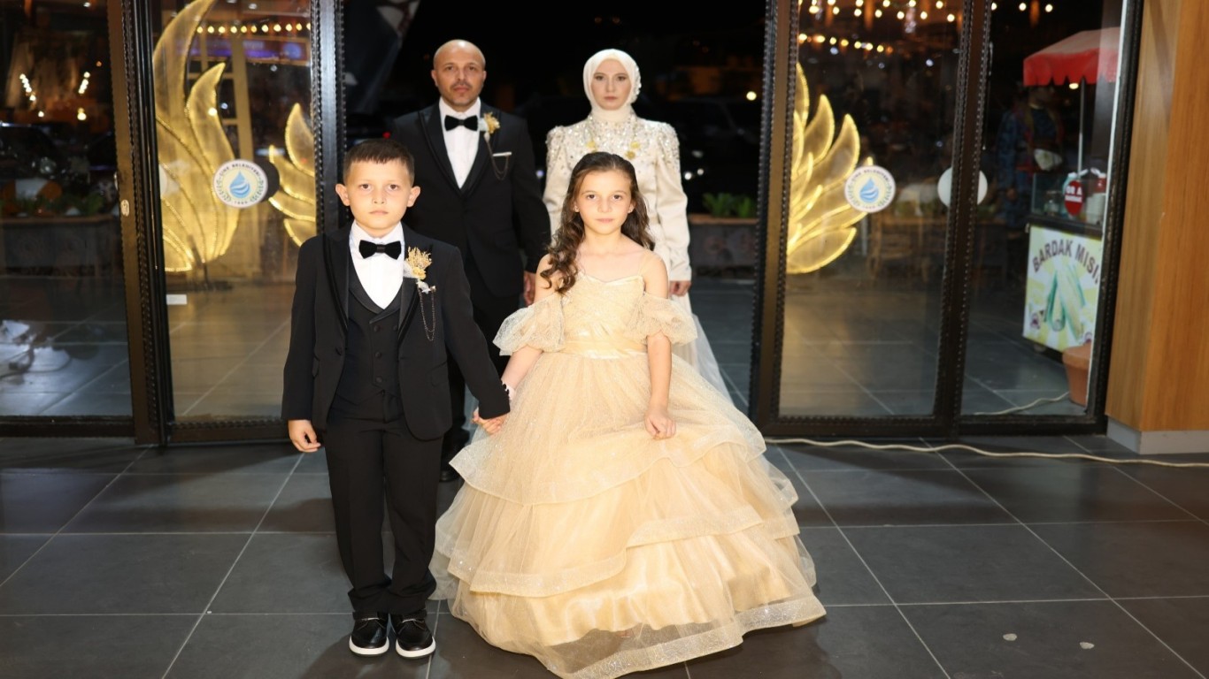 Özcan Ailesinin Mutlu Günü