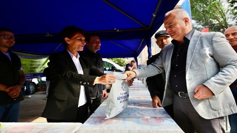 CHP'li Başkan Kıvrak'tan AK Partili Büyükşehir Başkanı Çerçioğlu'na Fidan Teşekkürü