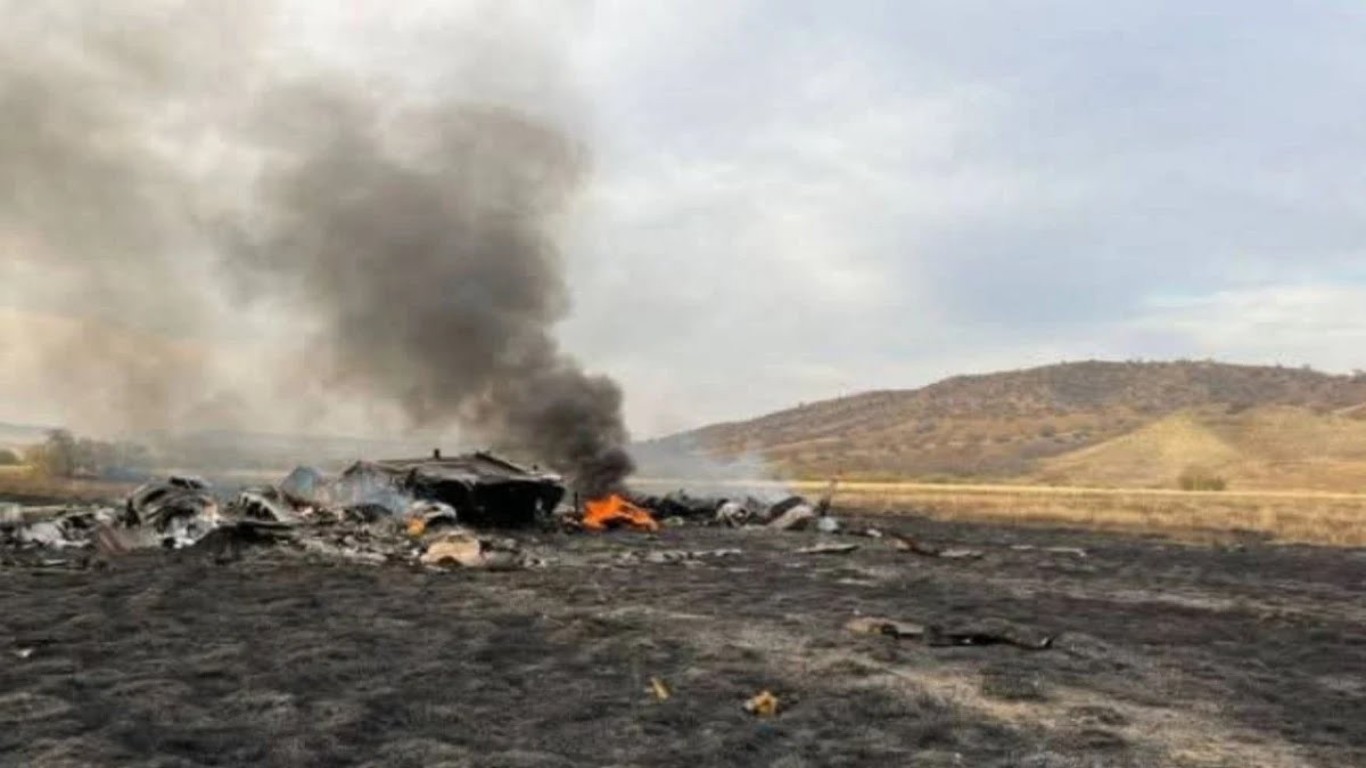 Gürcistan'dan acı haber geldi: İçinde 20 personel olan askeri uçağımız düştü