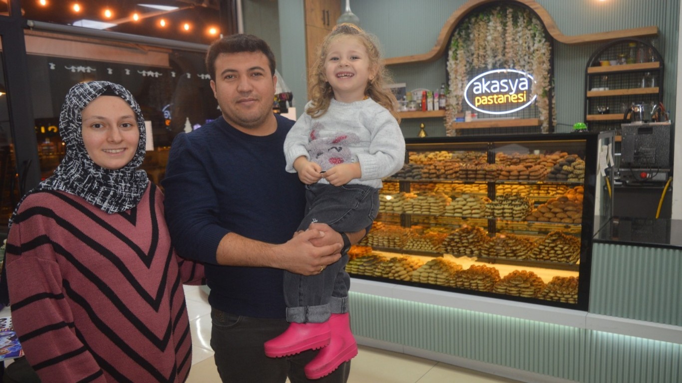 Çine’de Akasya Pastanesi 2021’den Bu Yana Damak Çatlatıyor! Kalitenin Adı Lezzetin Tadı