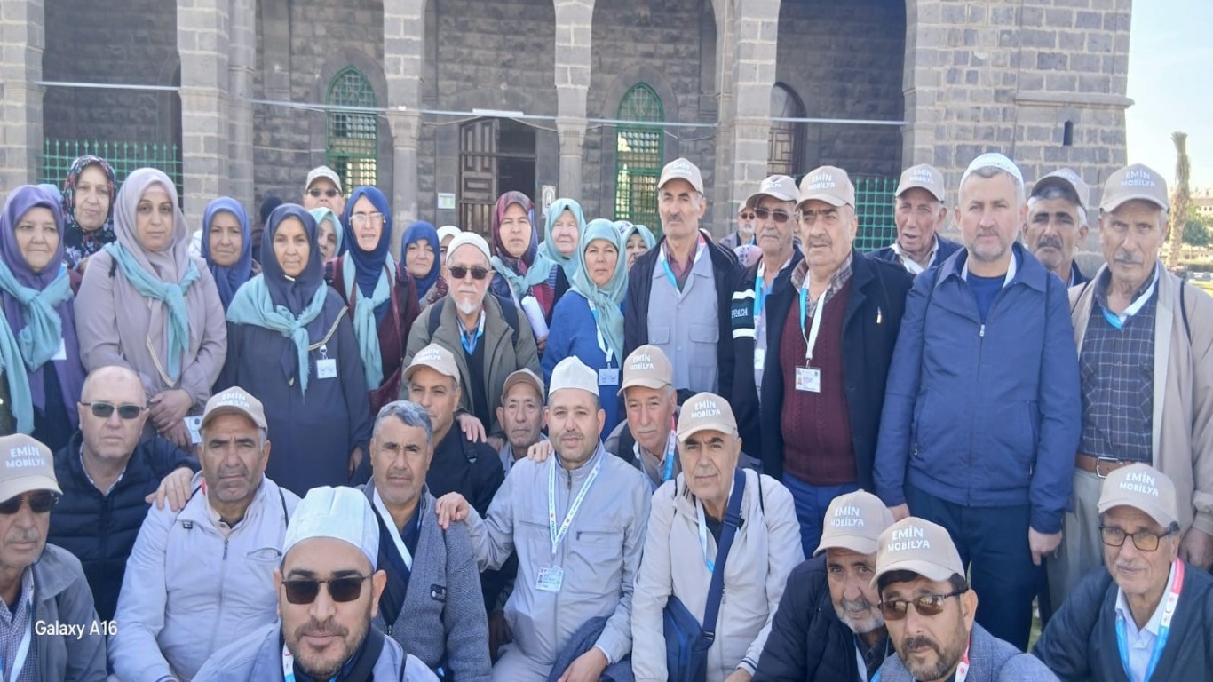 Emin Mobilya Aracılığı İle Çineli Umrecilerden Kutsal Topraklardan Selam Var!