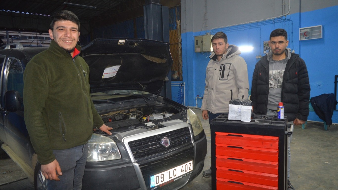 Çine’de Genç Girişimci İmzası: Ersoy Oto Mekanik Hizmete Açıldı