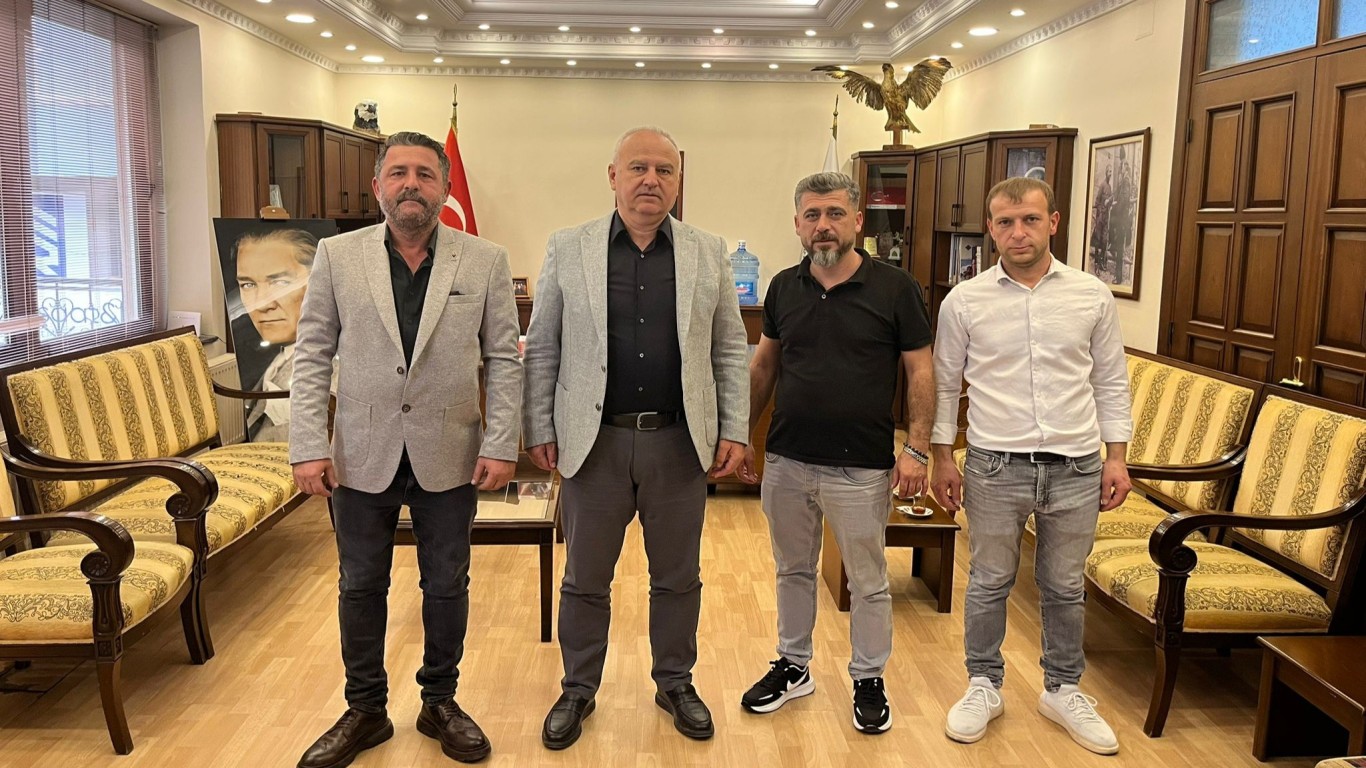 Zafer Partisi Çine’de Sahaya İndi: İlk Ziyaret Belediye Başkanlığına