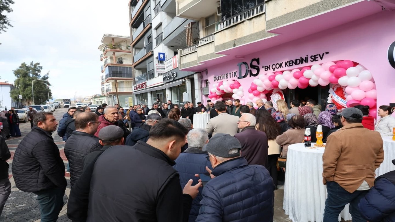 Çine’de Güzelliğin Yeni Adresi: DS Kozmetik Görkemli Bir Törenle Açıldı