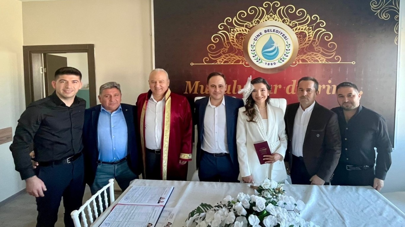 Çine’de Yılın İlk İmzası: Berat ve Zeynep Dünya Evine Girdi