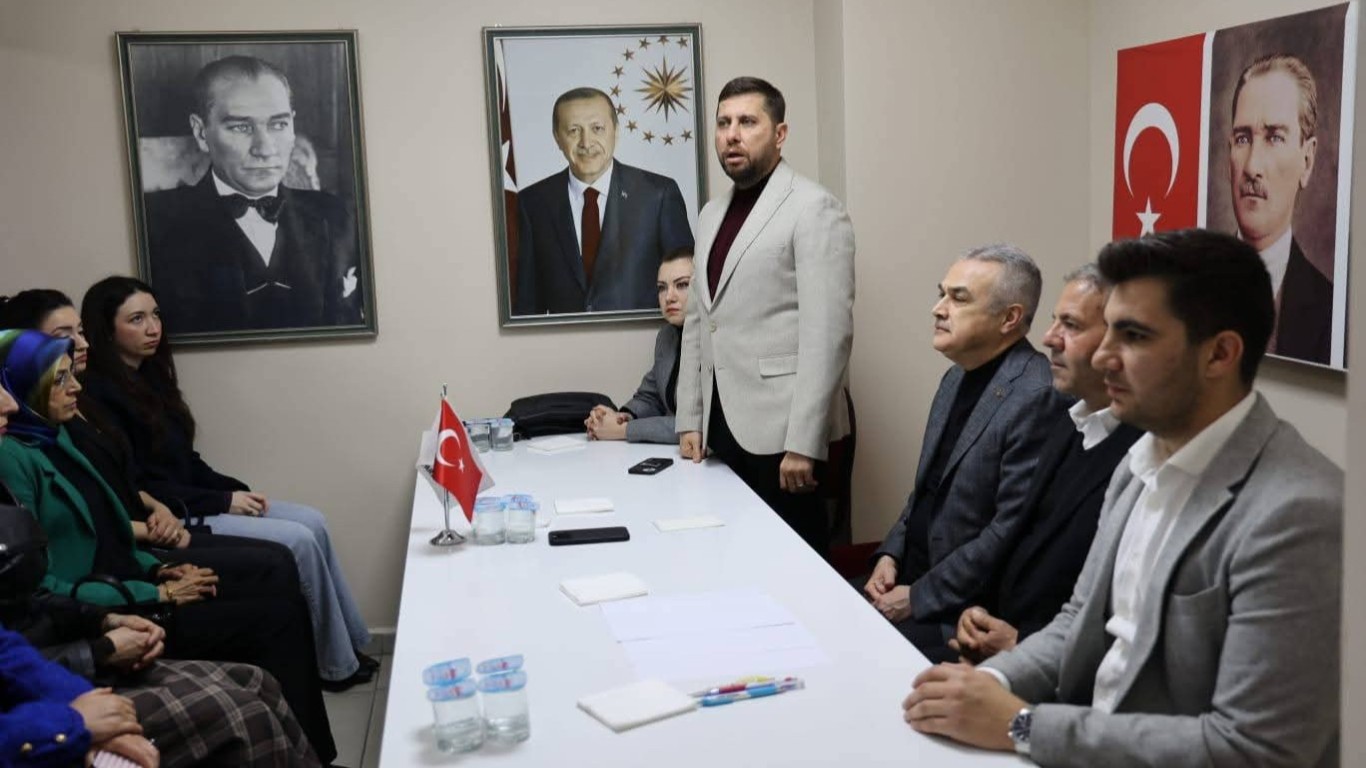 Kandemir’den Savaş’a Teşekkür: Memleketine Her Zaman Sahip Çıkıyor