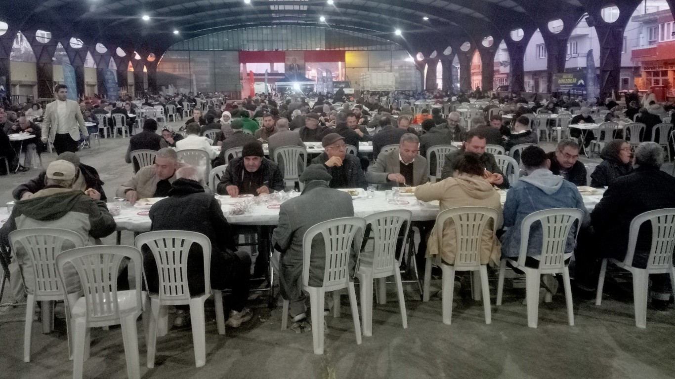 Çine Hamitabat’ta Ramazan Bereketi: Aydın Büyükşehir’den İftar Sofrası