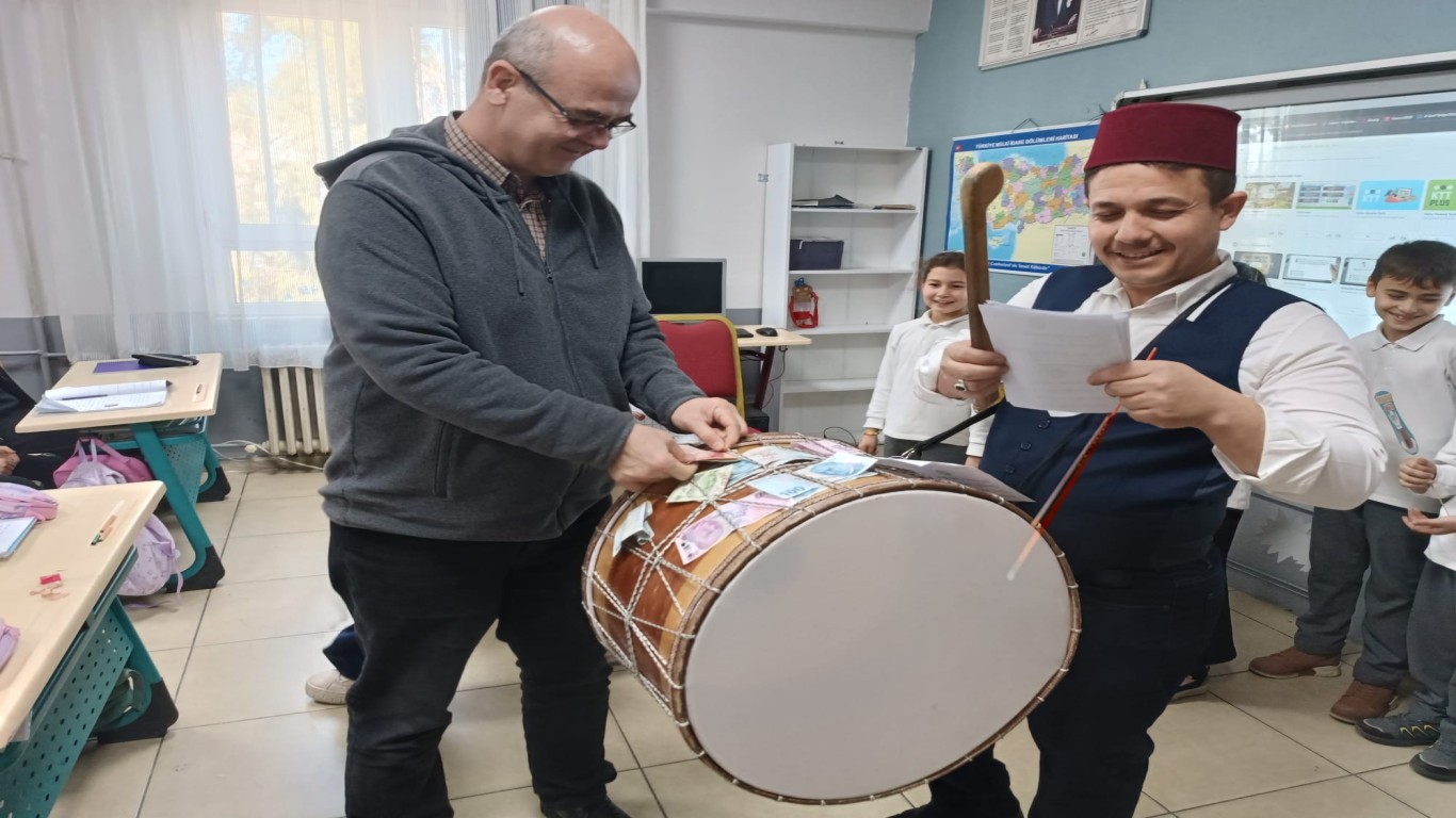 Çine Atatürk İlkokulu’nda Ramazan Coşkusu: Sınıflarda Davul Sesleri Yankılandı