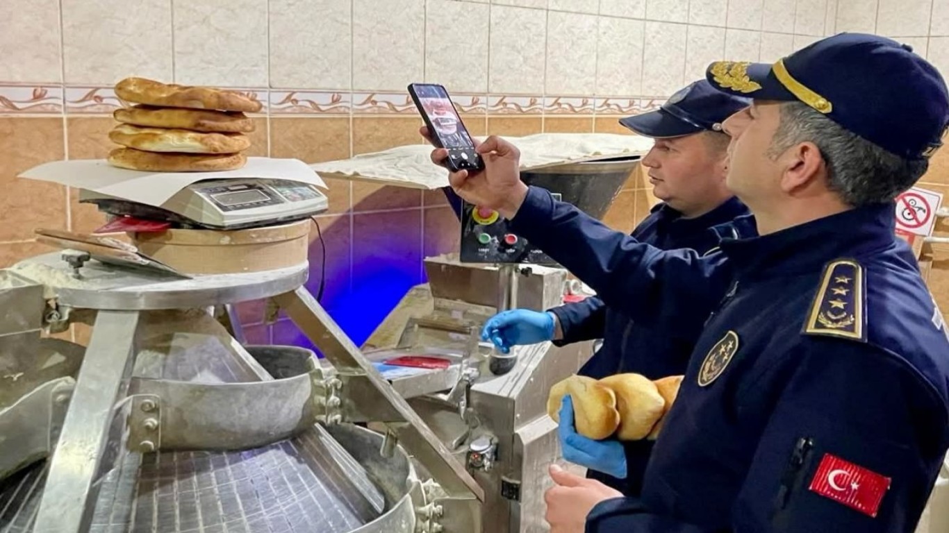 Çine’de Ramazan Mesaisi: Zabıtadan Fırınlara Sıkı Markaj!