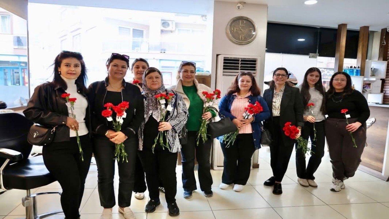 Başkan Kıvrak’tan Çineli Kadınlara Anlamlı Jest: Emeğinizle Güçleniyoruz