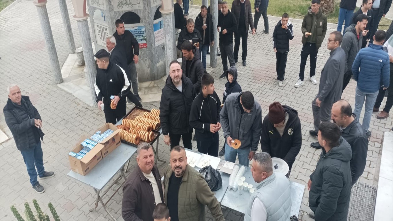 Çine’nin On Kubbeli İncisi’nde Gönül Sofrası: Karakollar’da Bayram Coşkusu!