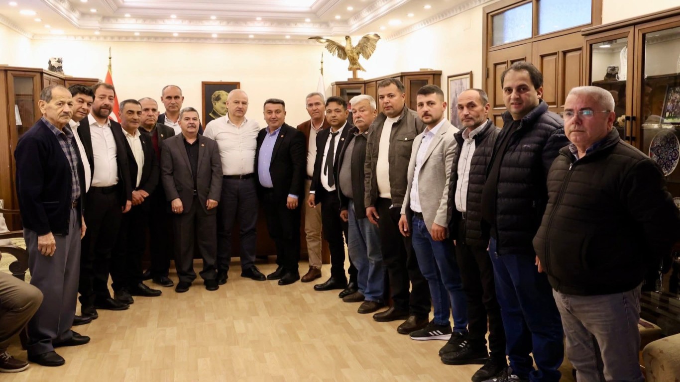 Başkan Kıvrak Kapılarını Halka Açtı