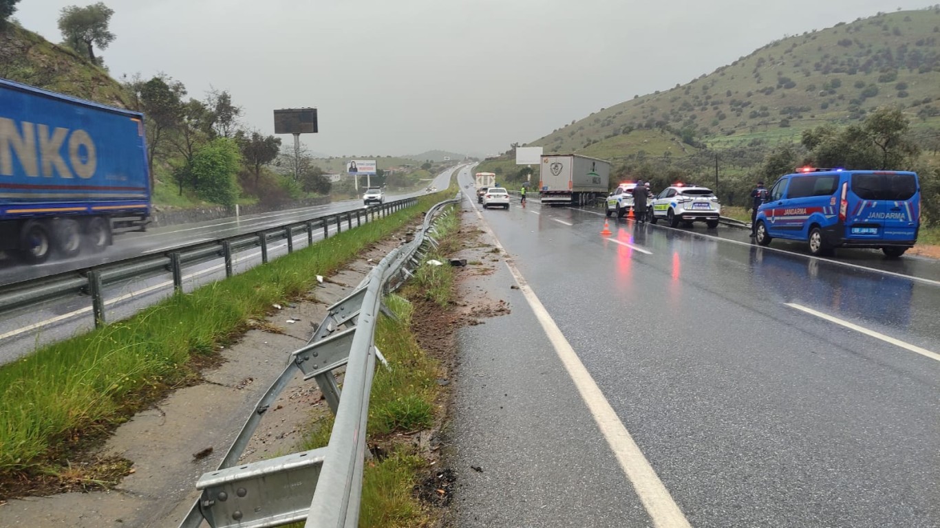 Muğla-Aydın Karayolunda Tır Kazası: 2 Yaralı