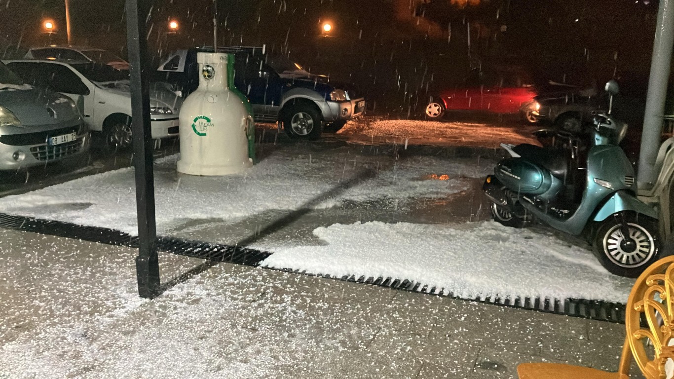 SON DAKİKA: Çine’de Bahar Havası Yerini Beyaz Esarete Bıraktı!