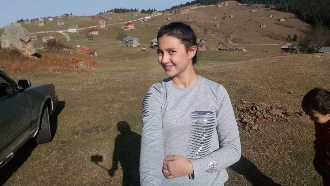 Giresun'da 16 yaşındaki Sıla'yı boğazını keserek öldürdü